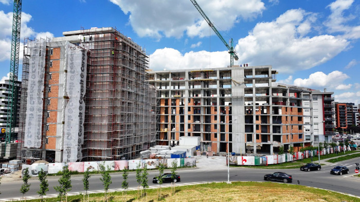 Ein Immobilienprojekt in Rum&auml;nien w&auml;hrend der Bauphase.