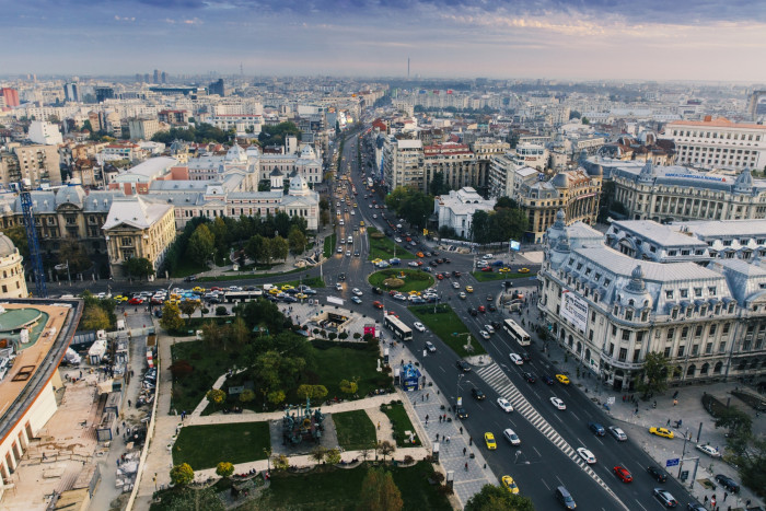 Eine Luftaufnahme des Universitätsplatzes in Bukarest.